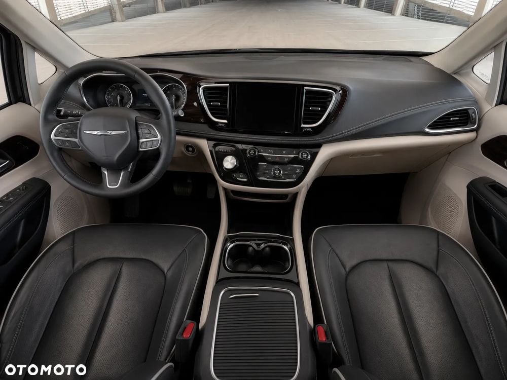 Chrysler Pacifica - 9