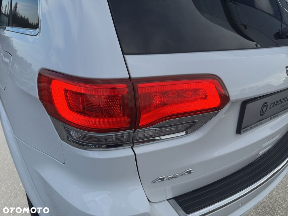 Jeep Grand Cherokee - 12