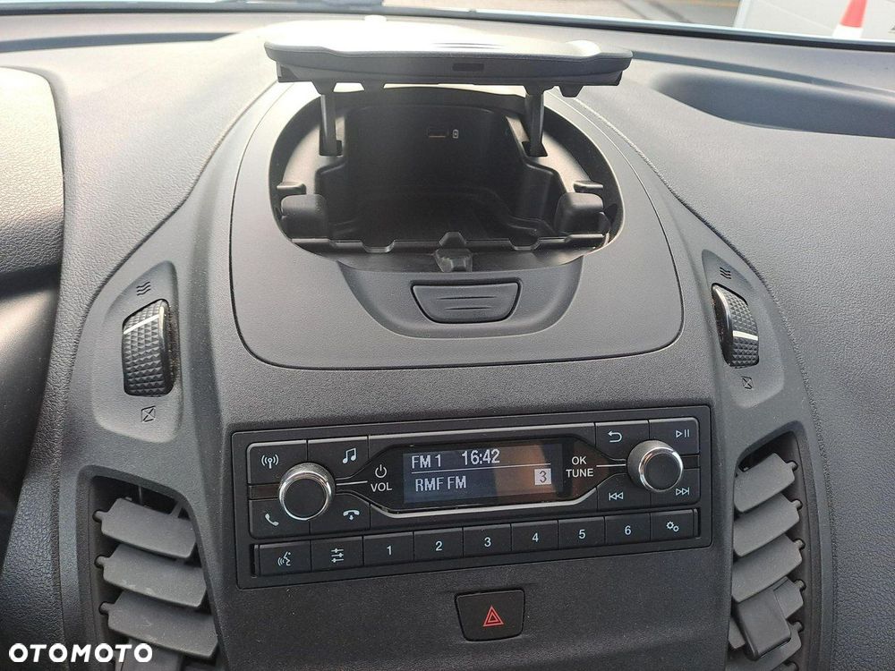 Ford Transit Connect - 22