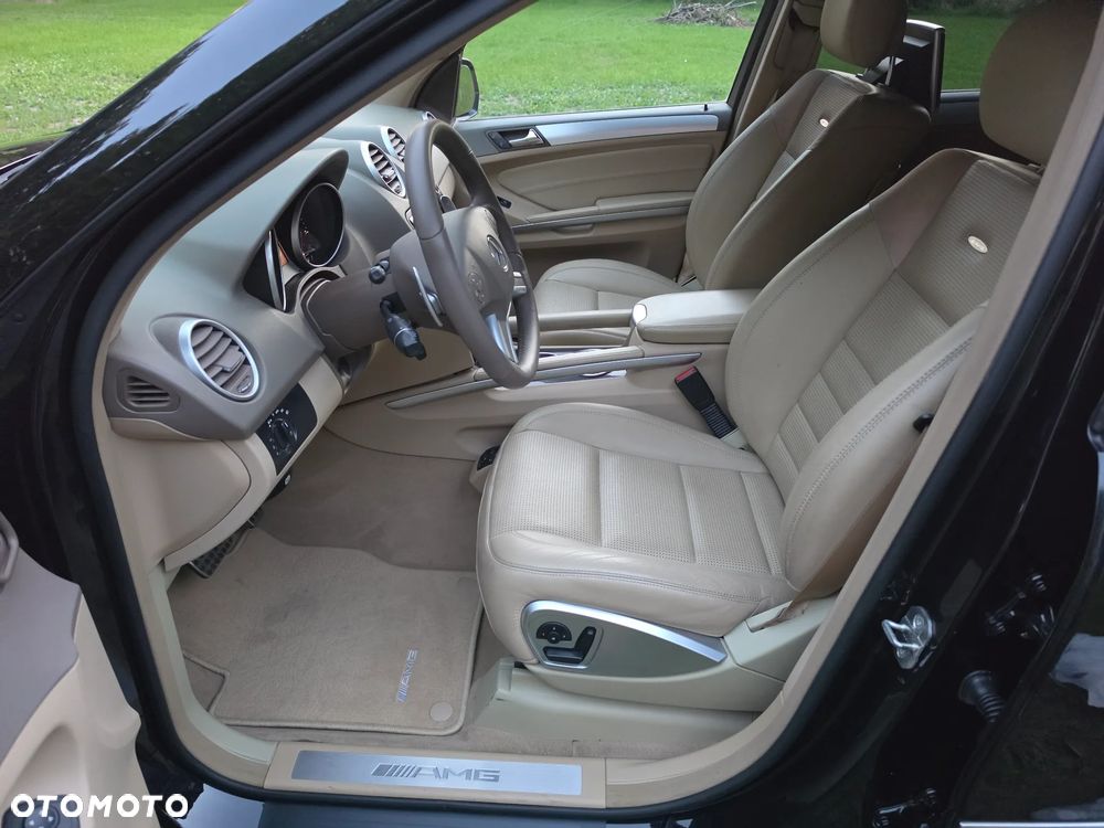 Mercedes-Benz ML 63 AMG 4Matic 7G-TRONIC 10th Anniversary - 22
