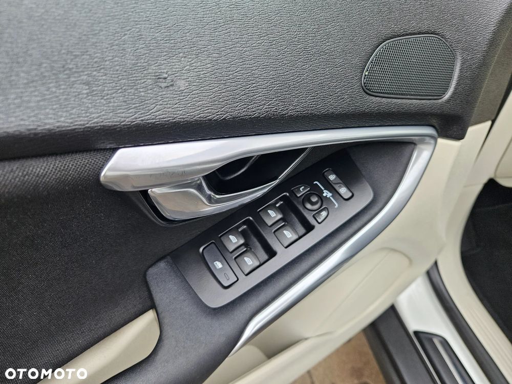 Volvo V40 Cross Country D2 - 23