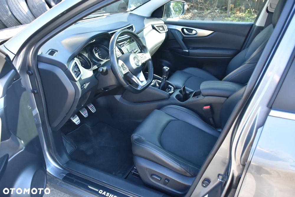 Nissan Qashqai 1.6 dCi DPF tekna - 11