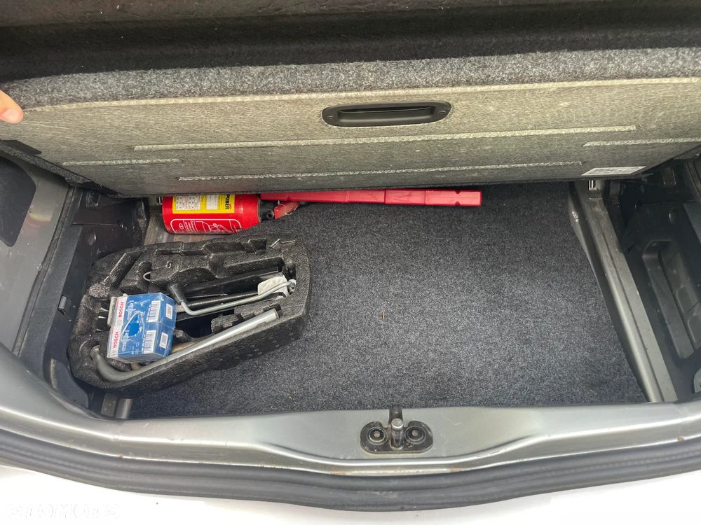 Volkswagen up! 1.0 move - 8