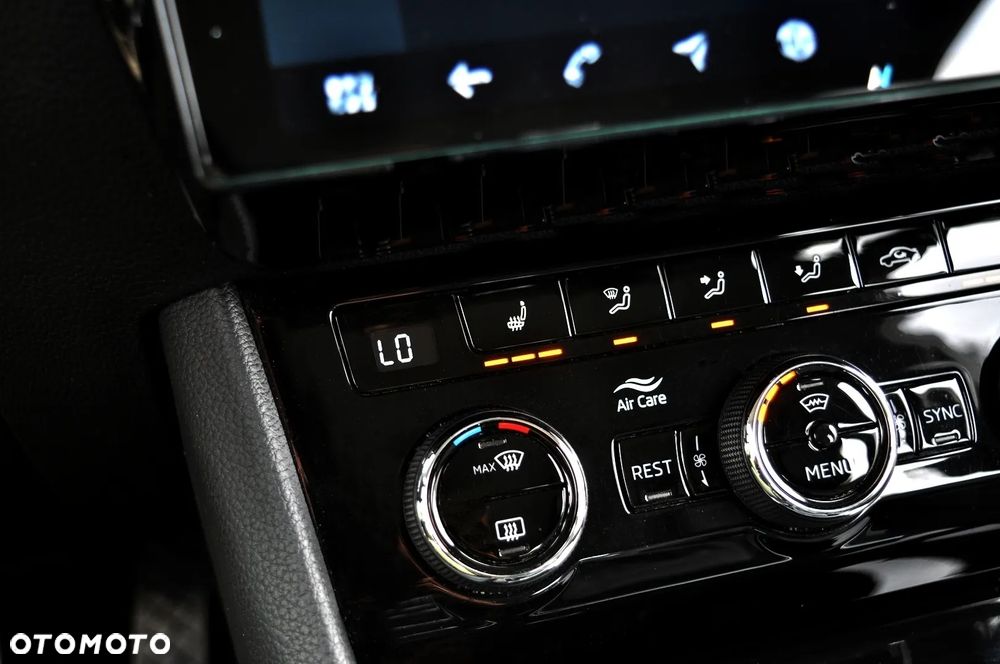 Skoda Superb 2.0 TDI DSG Premium Edition - 30