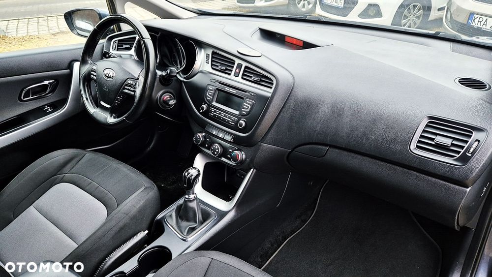 Kia Ceed 1.6 GDI Platinum Edition - 38