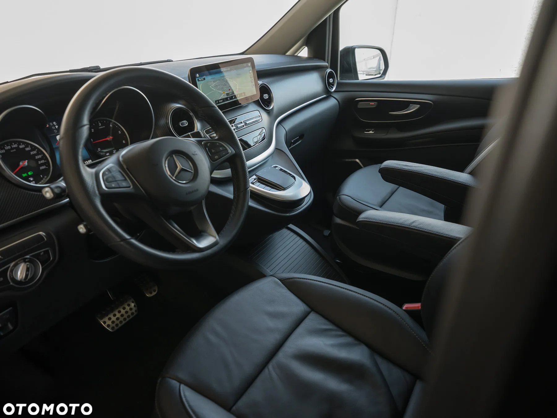 Mercedes-Benz Klasa V 300 d 4-Matic Exclusive 9G-Tronic (d³ugi) - 20
