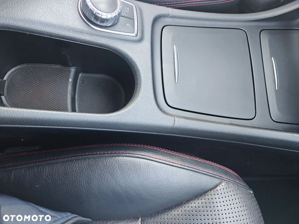 Mercedes-Benz CLA 250 7G-DCT - 20
