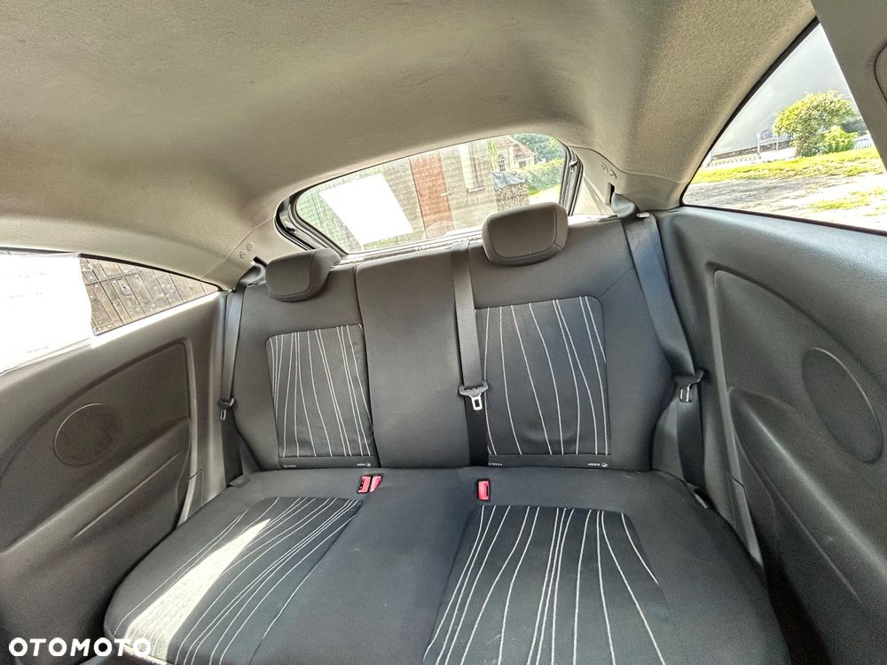 Opel Corsa 1.2 16V Enjoy - 4