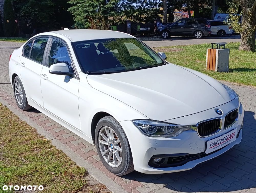 BMW Seria 3 318i - 2