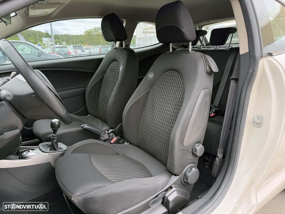 Alfa Romeo MiTo 1.3 JTD Distinctive - 14