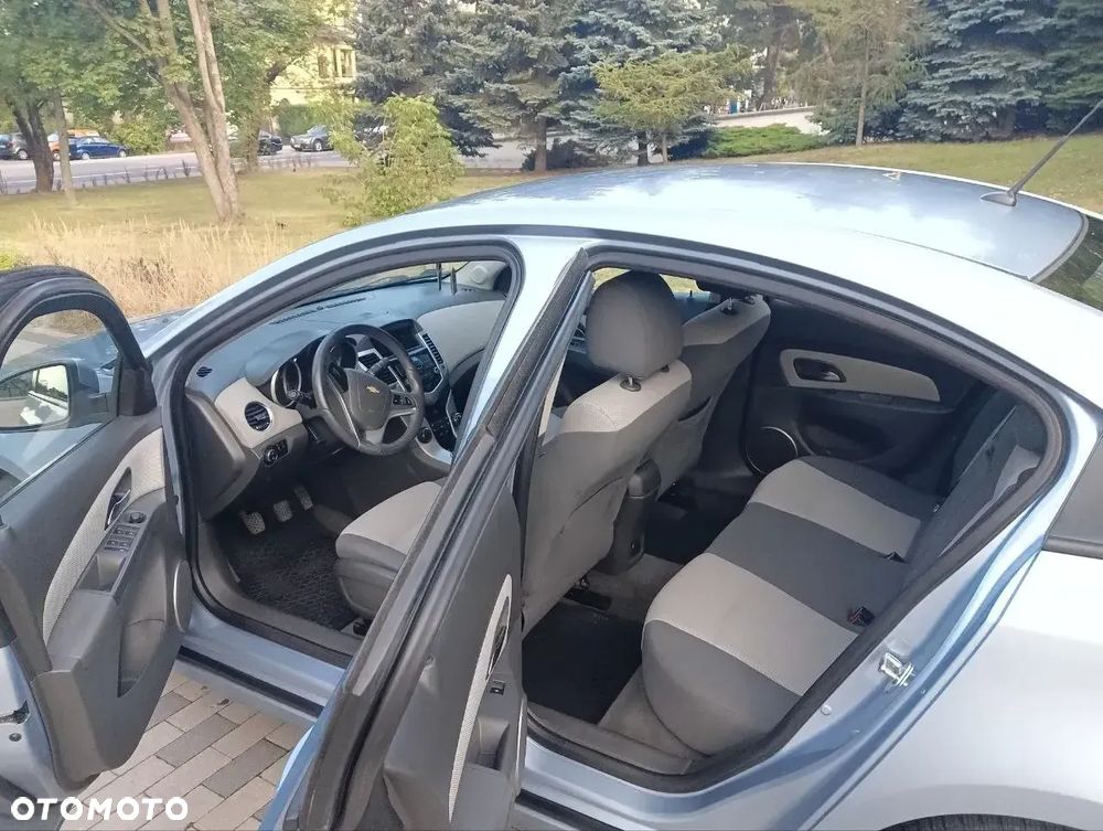Chevrolet Cruze 1.6 LS - 2