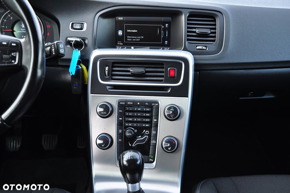 Volvo V60 D3 Momentum - 33