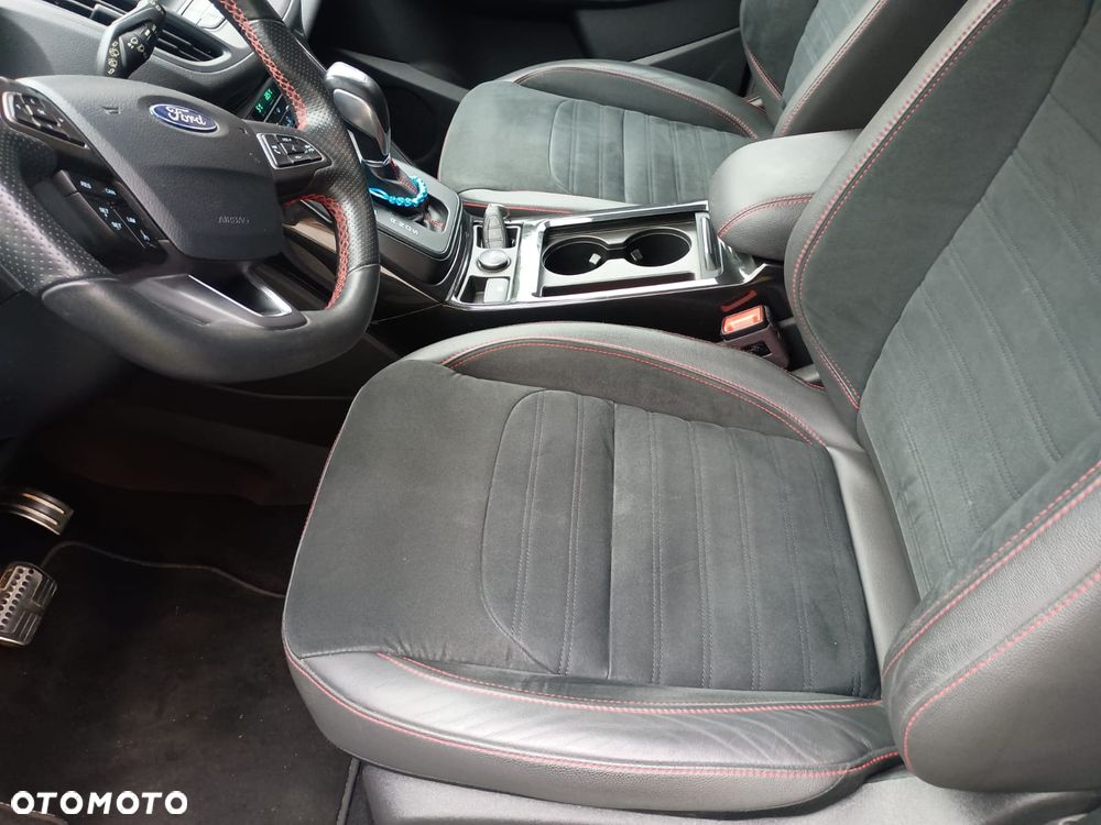 Ford Kuga 1.5 EcoBoost 2x4 ST-Line - 6