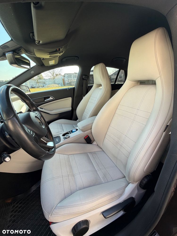 Mercedes-Benz CLA - 21