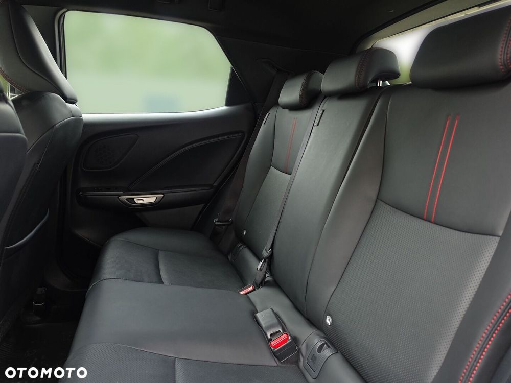 Lexus LBX 1.5 Hybrid Emotion - 20