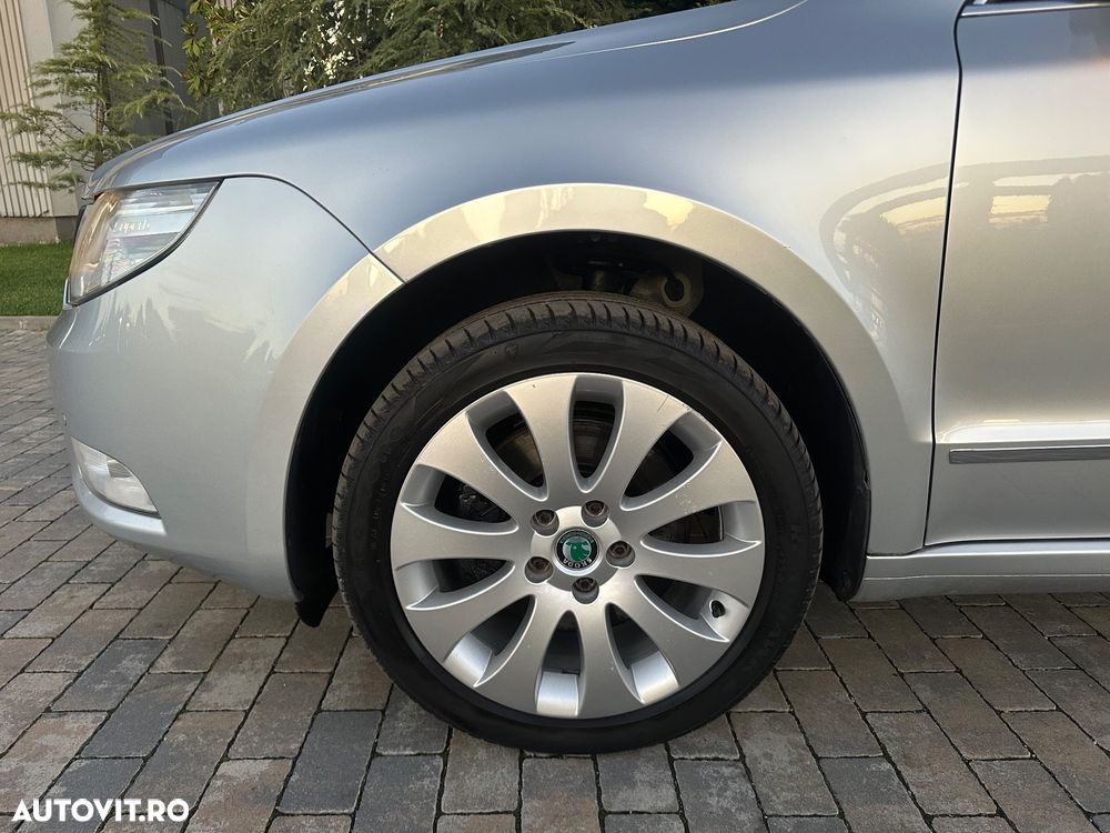 Skoda Superb 2.0 TDI Green tec 4x4 DSG Active - 17