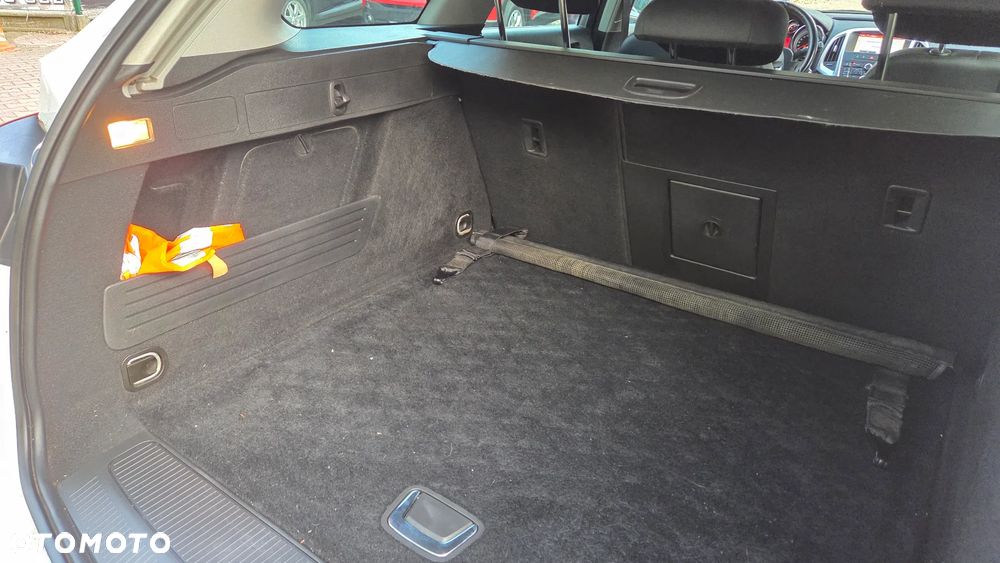 Opel Astra 1.4 Turbo Exklusiv - 17