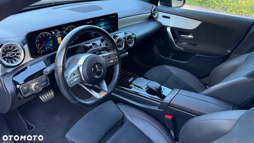 Mercedes-Benz CLA 200 AMG Line 7G-DCT - 25