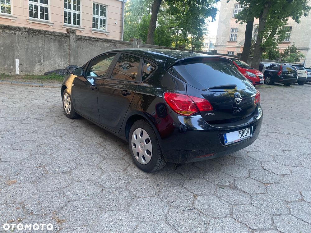 Opel Astra 1.4 Cosmo - 4