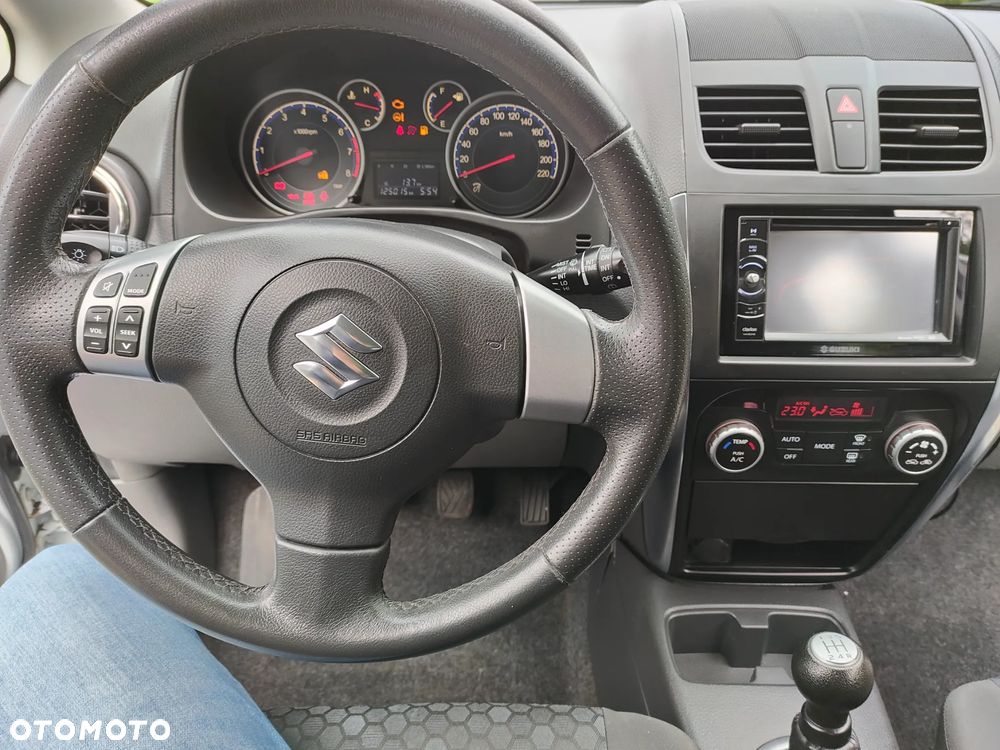 Suzuki SX4 1.6 Comfort 4WD - 9