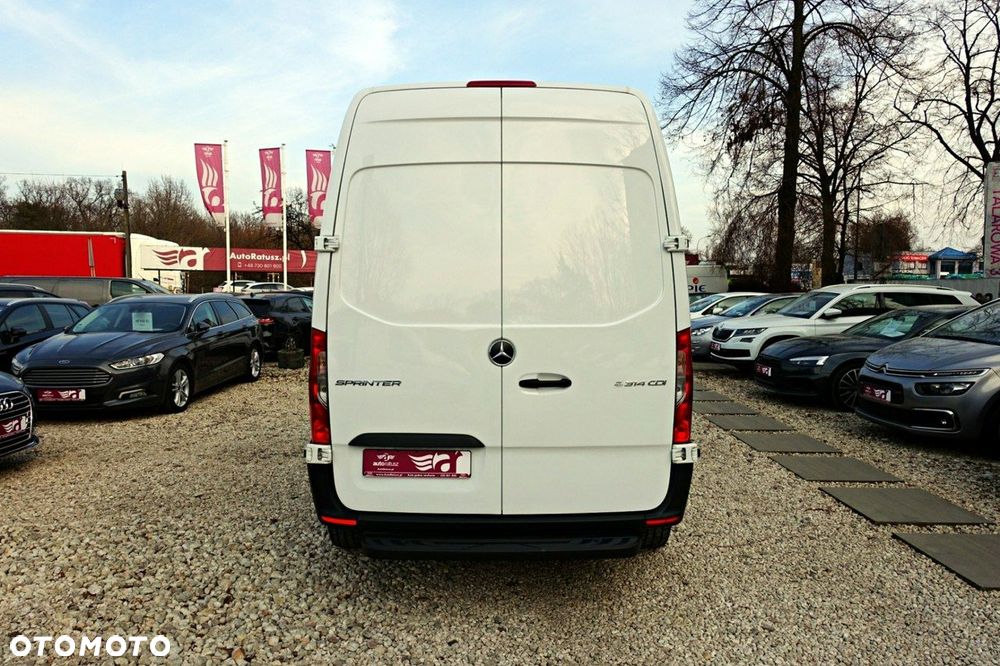 Mercedes-Benz Sprinter - 8