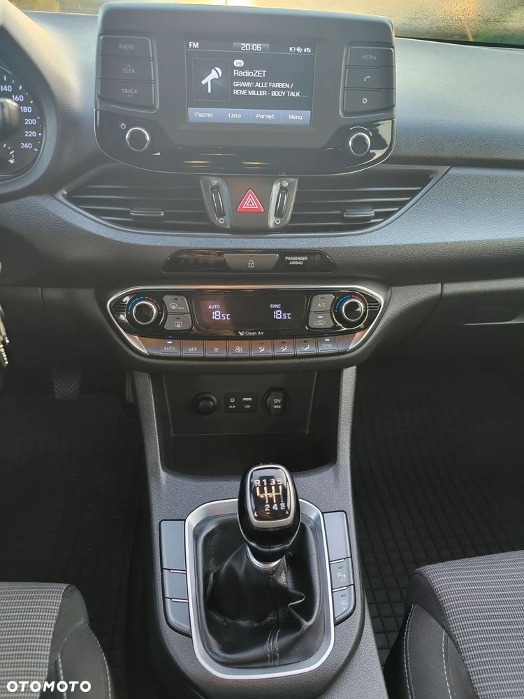 Hyundai i30 1.0 T-GDI Premiere Comfort - 24