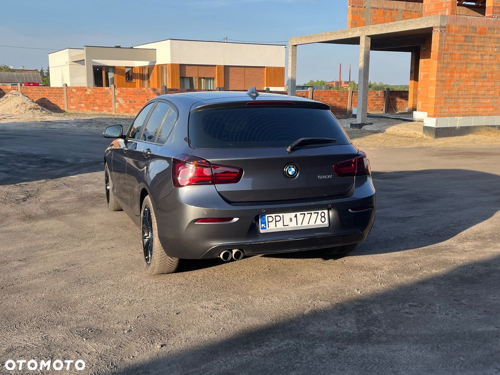 BMW Seria 1 120i - 8