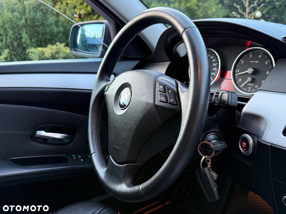 BMW Seria 5 523i Edition Exclusive - 24
