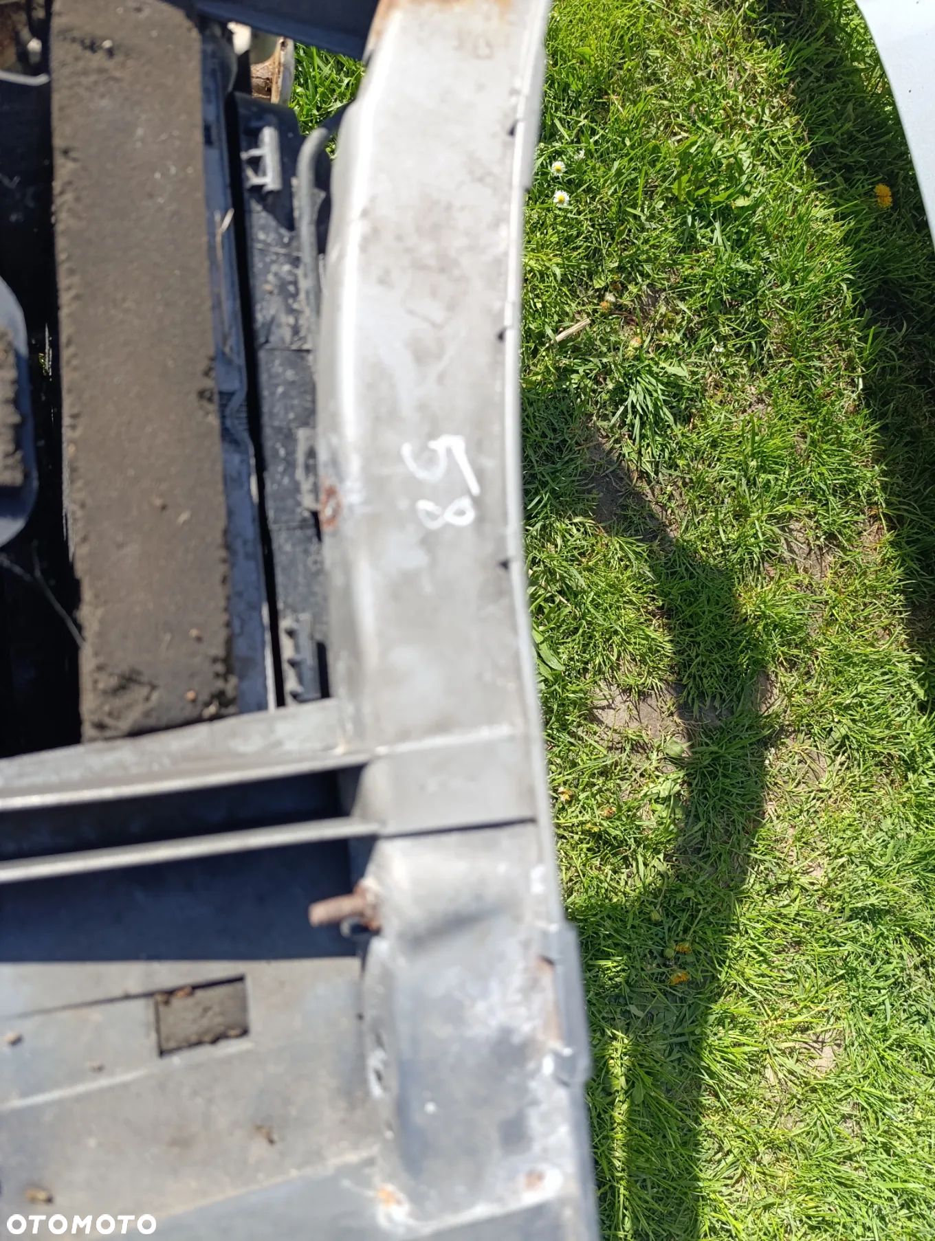 MASKA PAS  ZDERZAK PRZÓD MONDEO MK4 LIFT 58 - 11
