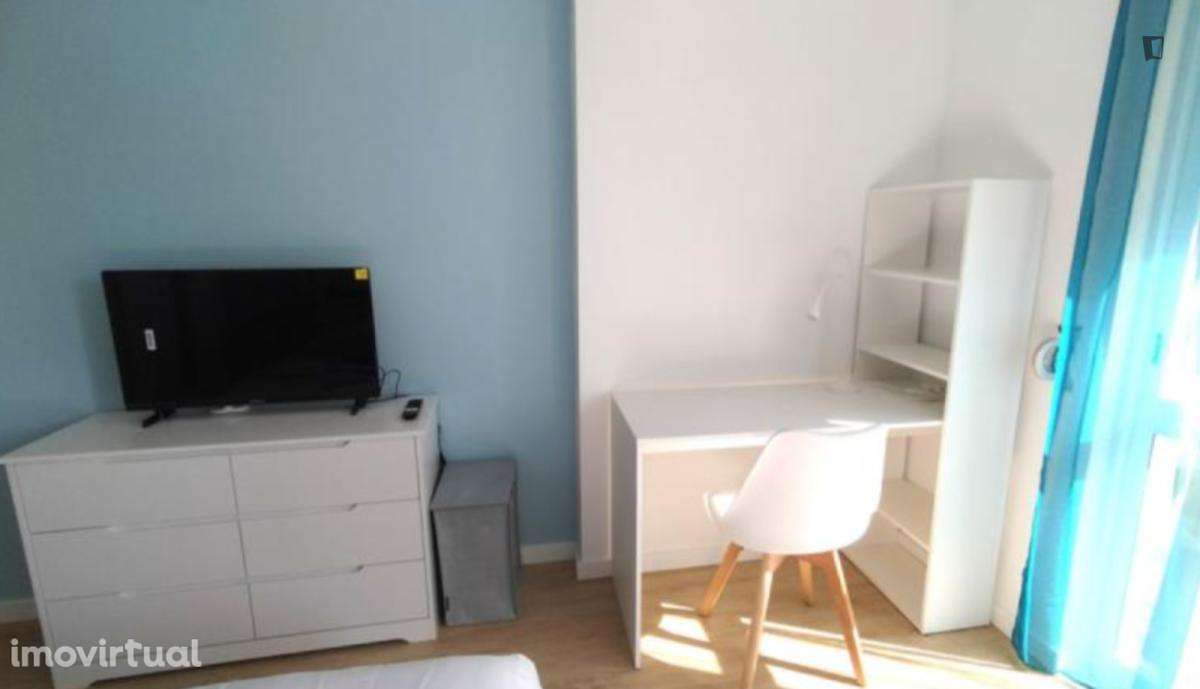 Quarto - localizado em Carcavelos Lisbon - Grande imagem: 5/17