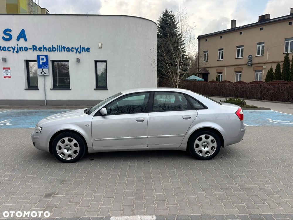 Audi A4 Limousine - 7