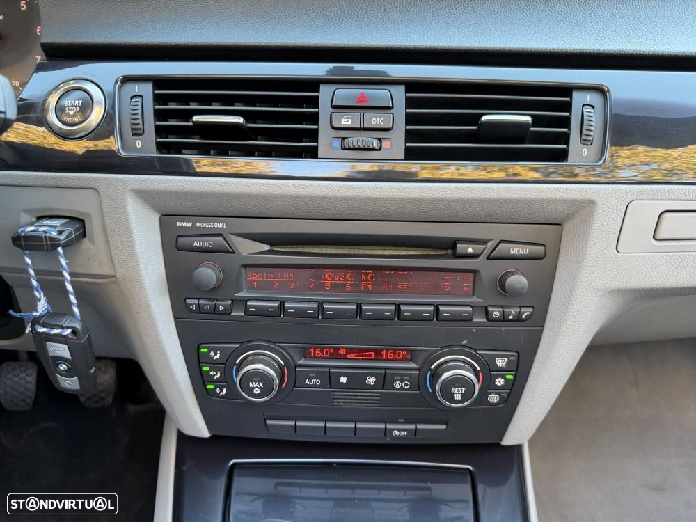 BMW 320 i Cabrio - 26