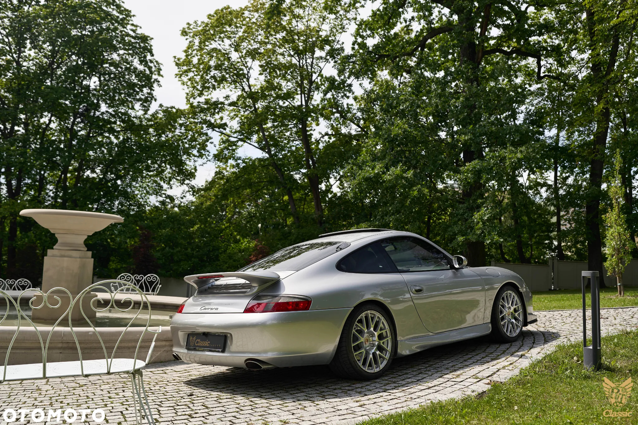 Porsche 911 Carrera - 4
