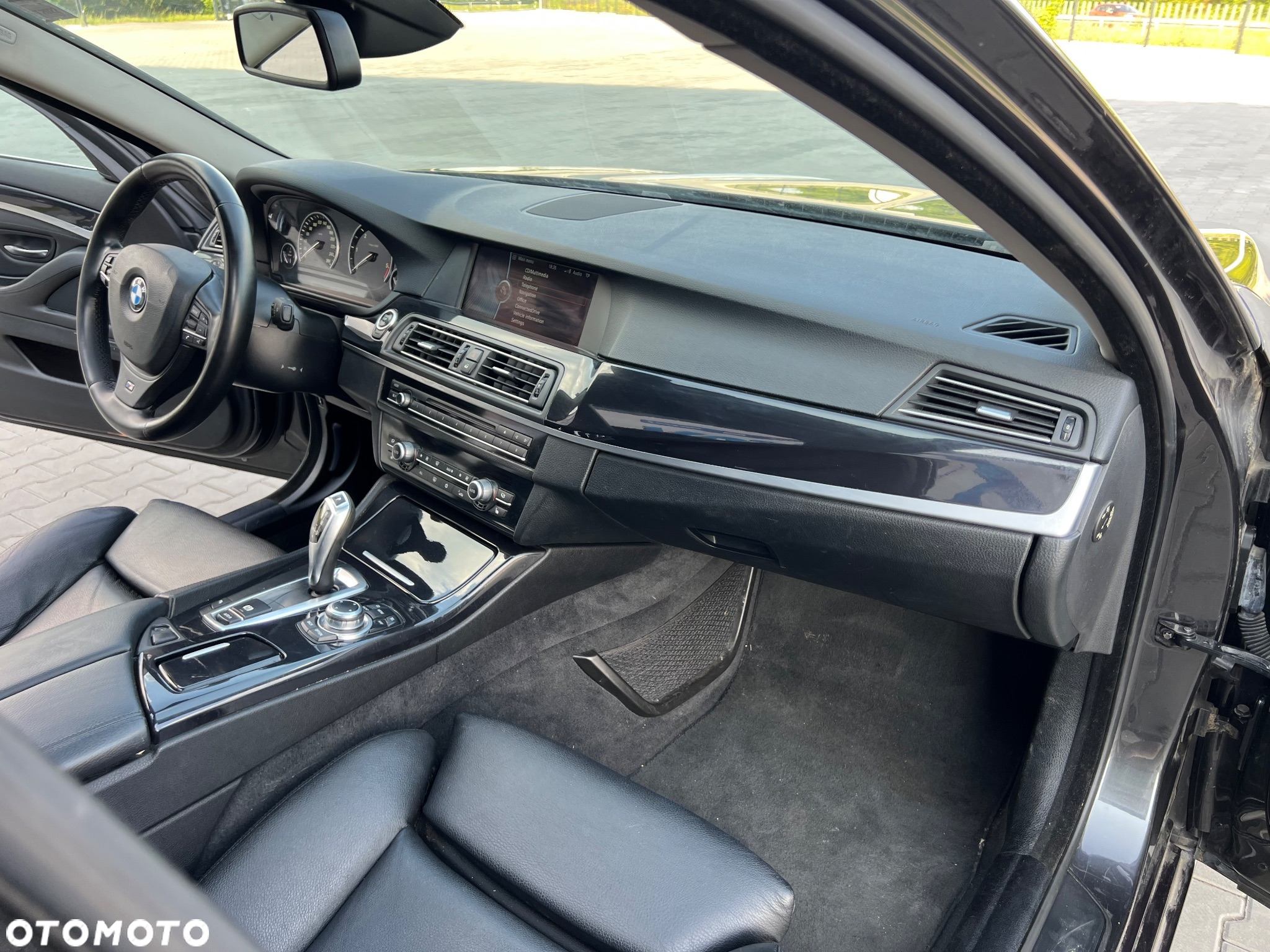 BMW Seria 5 520d Touring Luxury Line - 25