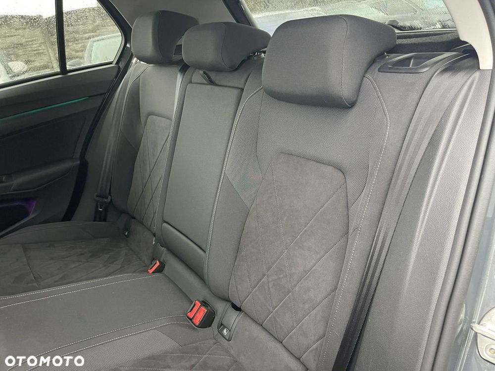 Volkswagen Golf 1.5 eTSI EVO Style DSG - 17