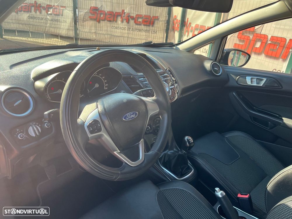 Ford Fiesta 1.0 EcoBoost S&S TITANIUM - 8