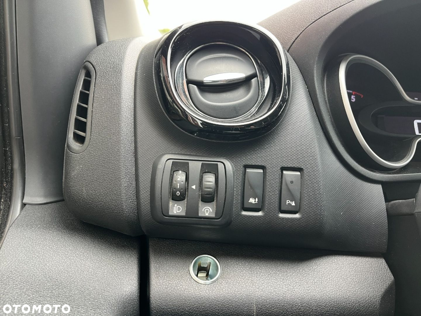Opel Vivaro - 15