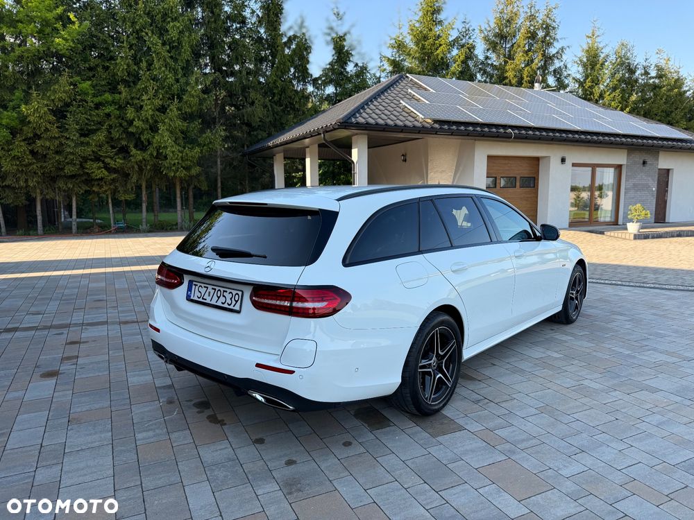 Mercedes-Benz Klasa E 300 de AMG - 14