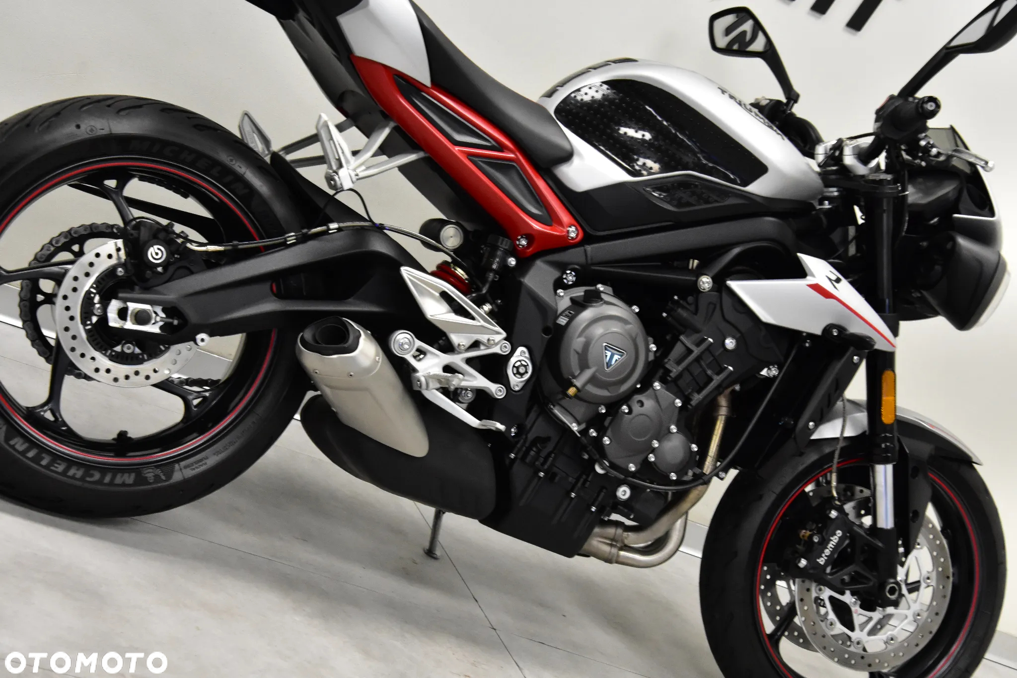Triumph Street Triple - 13
