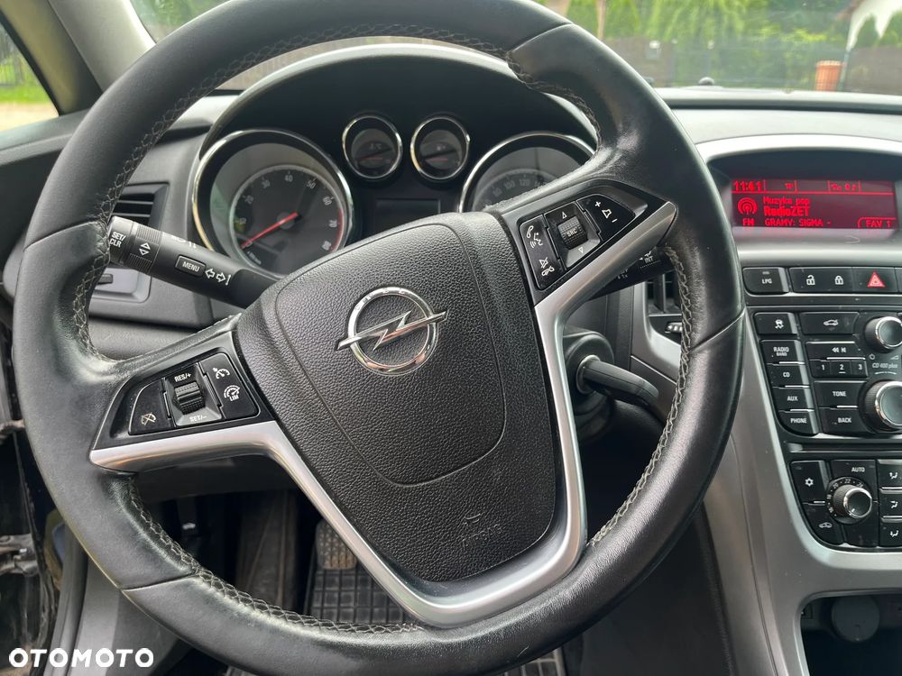 Opel Astra 1.4 T Executive S&S - 10