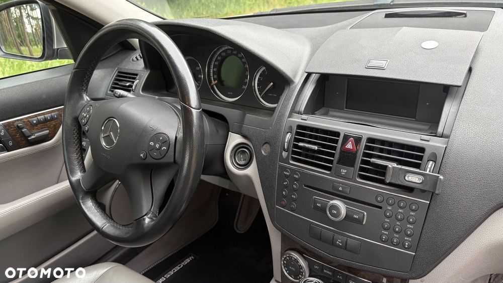 Mercedes-Benz Klasa C 280 7G-TRONIC Elegance - 27