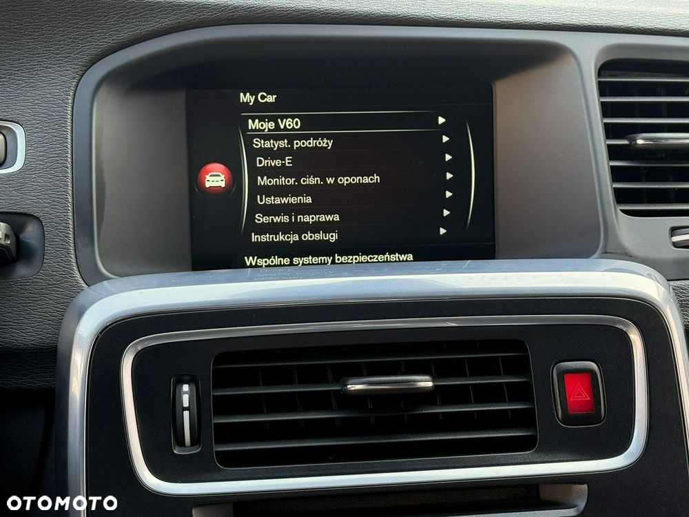 Volvo V60 D4 Momentum - 38