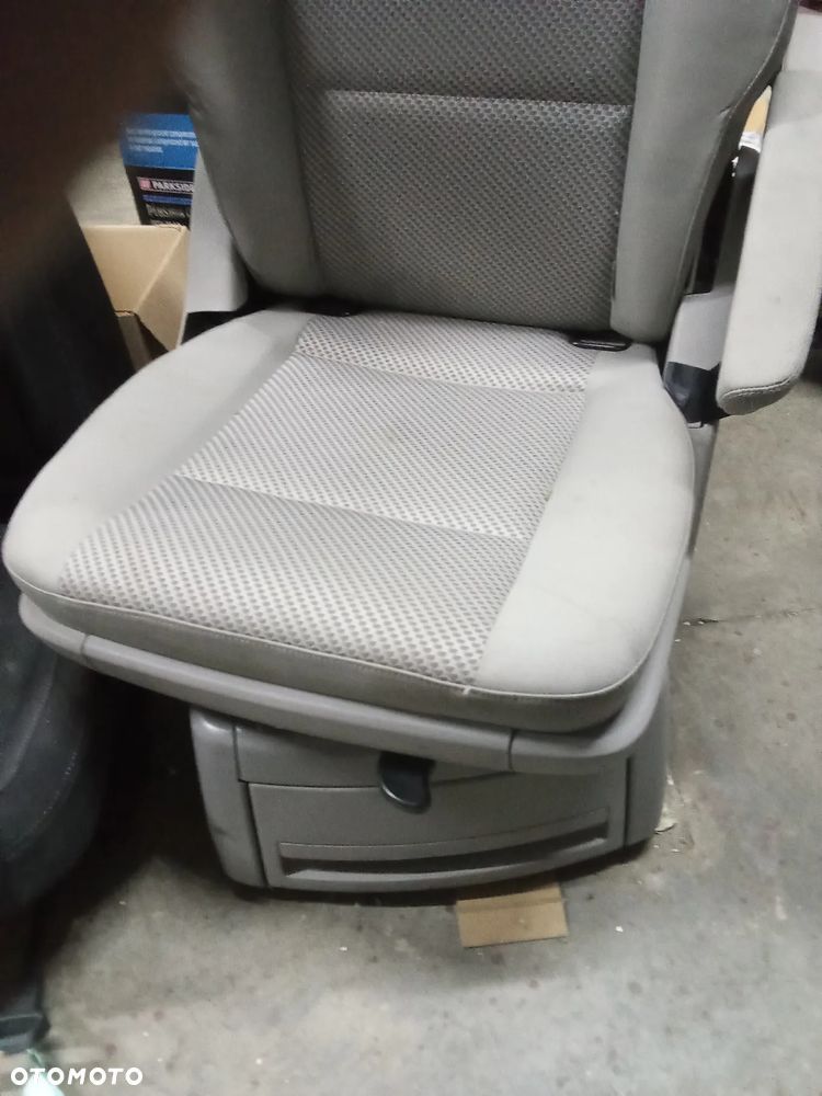 Vw T6 2016 rok fotel obrotowy - 2