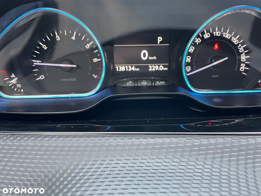 Peugeot 2008 PureTech 110 Stop&Start EAT6 Allure - 25