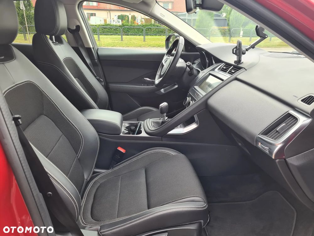 Jaguar E-Pace 2.0 i4D AWD R-Dynamic - 18