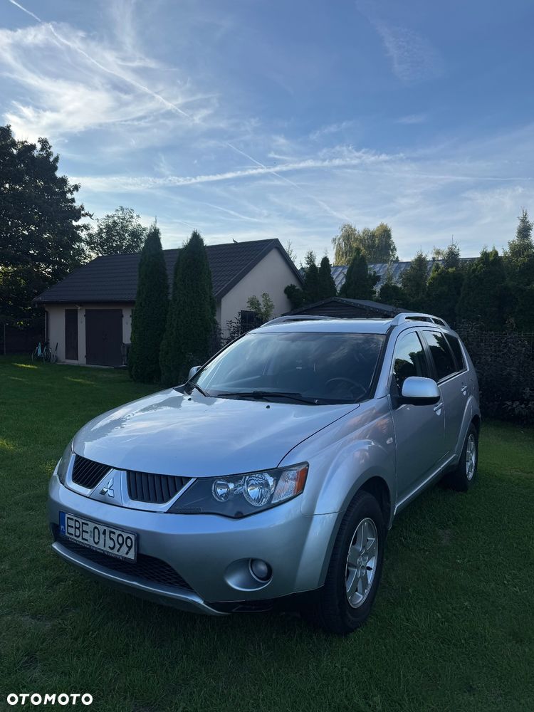 Mitsubishi Outlander 2.0 DID Instyle - 2