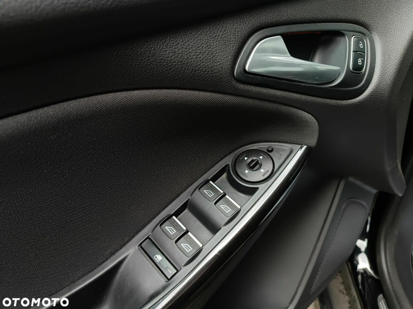 Ford Focus 1.5 EcoBoost Titanium ASS - 26