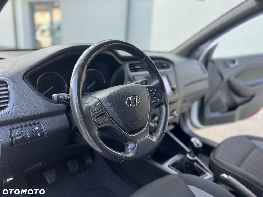 Hyundai i20 - 20