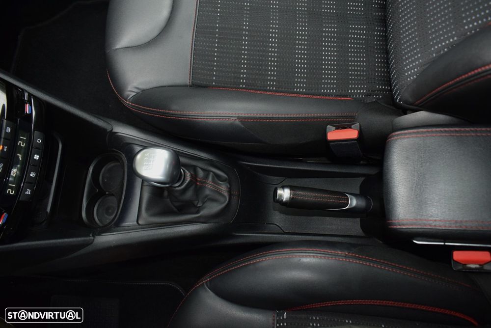 Peugeot 208 1.2 PureTech GT Line - 36