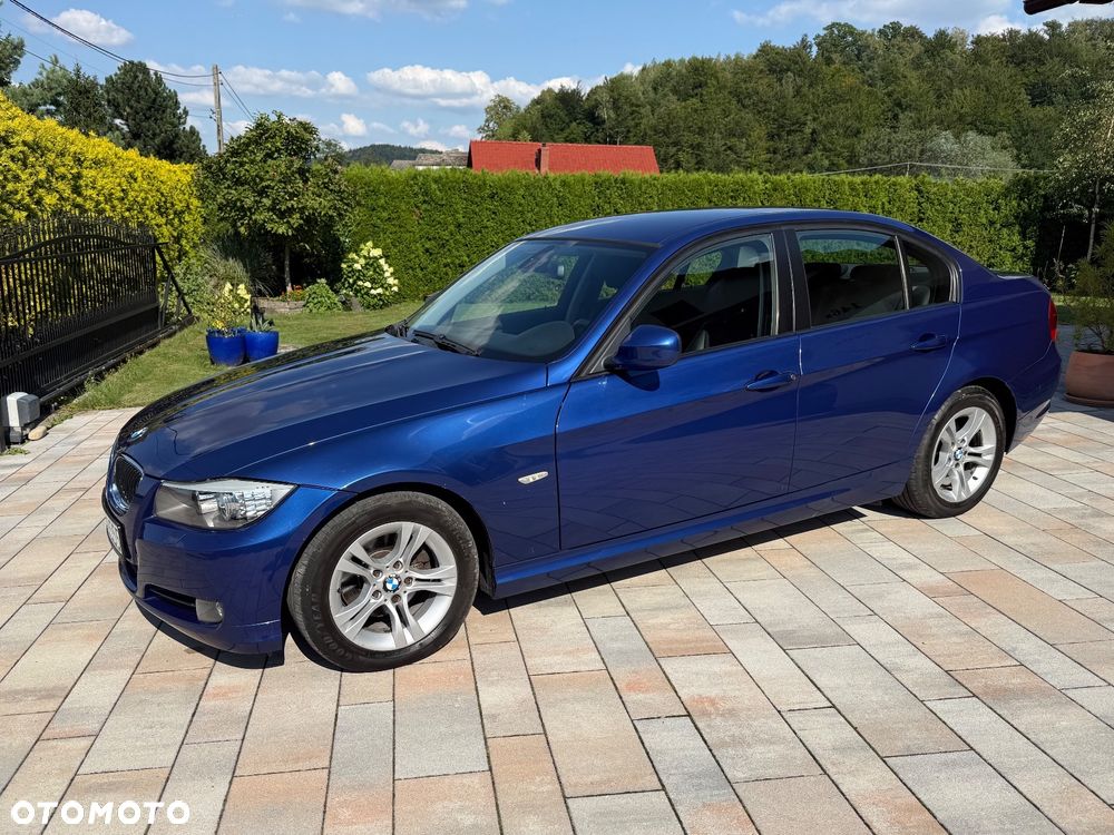 BMW Seria 3 320i - 4